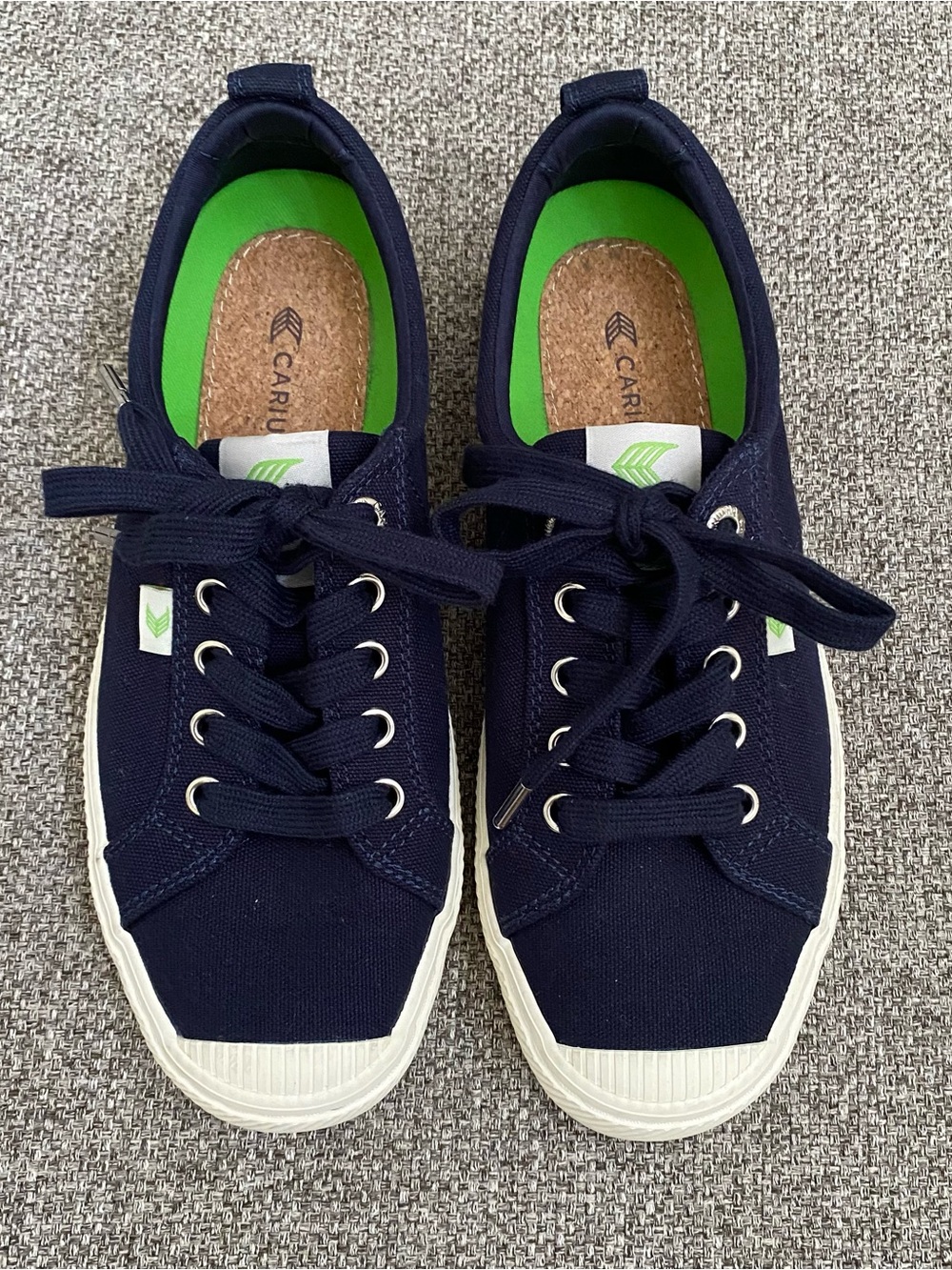 Cariuma oca Low Navy Blue Canvas Sneakers Size 7 Women’s